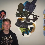 Aaron bij zijn skateboard