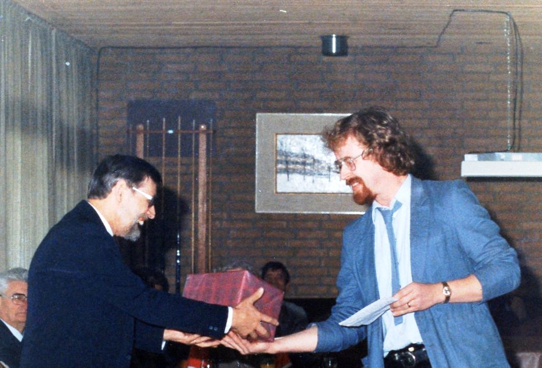 1984 Jan neemt afscheid