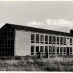 1957: het toekomstig brugklasgebouw tussen de landerijen