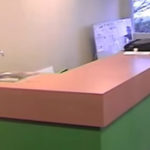 De nieuwe bar in de gerenoveerde docentenkamer