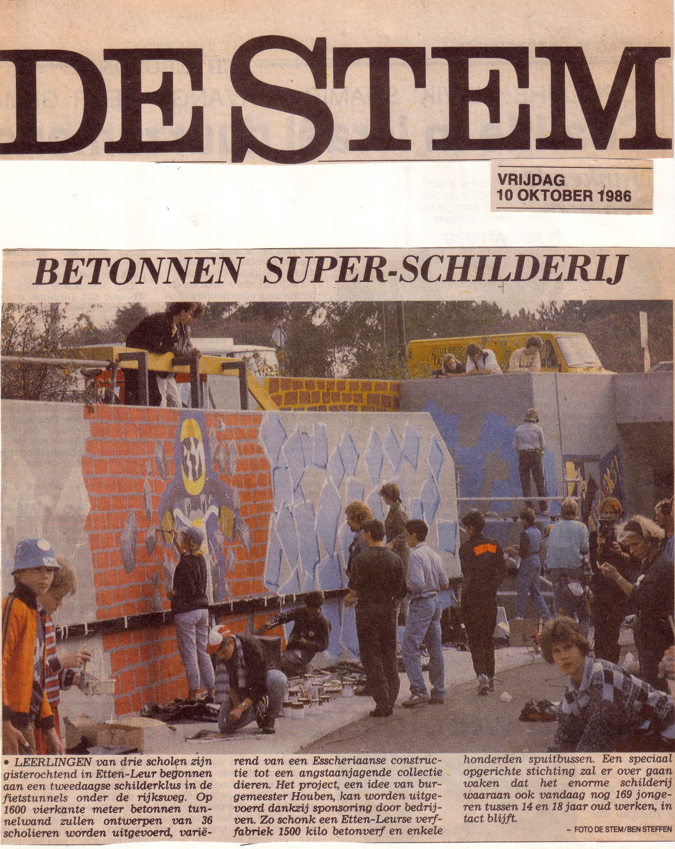 Daags na het schilderen was dit de voorpagina van Dagblad De Stem!