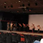 Milène tijdens de repetitie met haar dansgroep