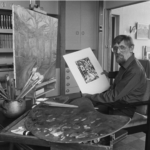 Jan in zijn atelier met de 'Lambertusprent' in zijn atelier. Foto: Ben Steffen