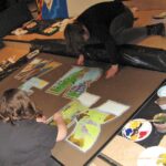 Aan het werk in het theaterzaal-atelier